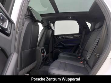 Porsche Cayenne III — photo 18