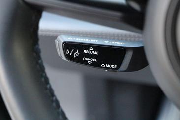 Porsche Taycan — photo 15