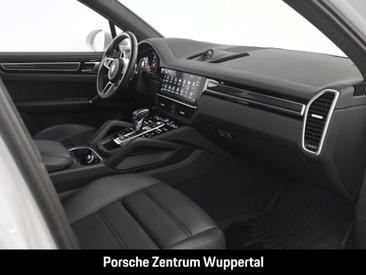 Porsche Cayenne III — photo 22