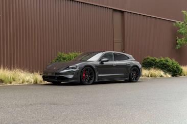 Porsche Taycan GTS — photo 15