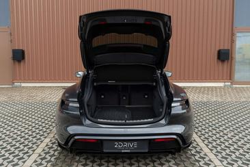 Porsche Taycan GTS — photo 18