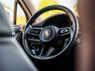 Porsche Macan GTS — photo 8