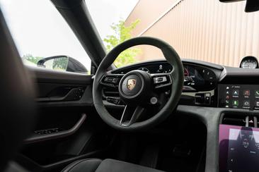 Porsche Taycan GTS — photo 22