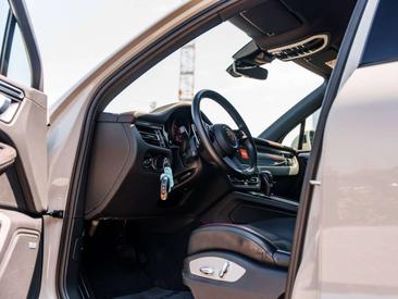 Porsche Macan GTS — photo 12