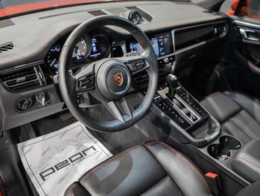 Porsche Macan Electrique S — photo 26