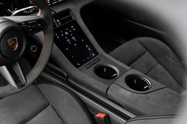 Porsche Taycan GTS — photo 32