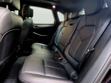 Porsche Macan S — photo 17