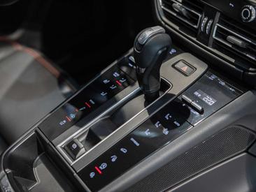 Porsche Macan Electrique S — photo 47