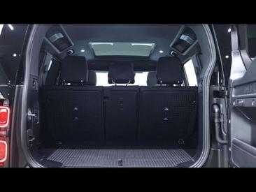 Land Rover Defender 110 D250 XDynamic SE Black — photo 7