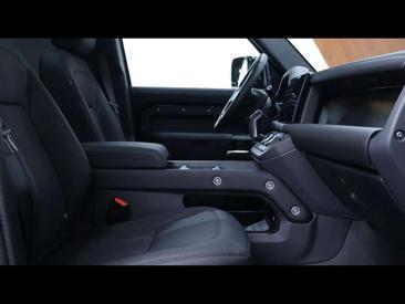 Land Rover Defender 110 D250 XDynamic SE Black — photo 11