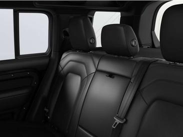 Land Rover Defender 110 D250 X-Dynamic SE PANO AHK Matrix Green — photo 5