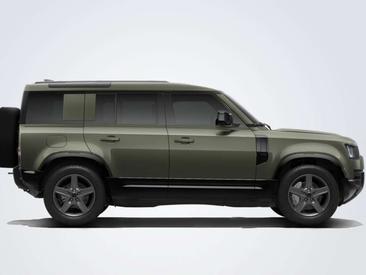 Land Rover Defender 110 D250 X-Dynamic SE PANO AHK Matrix Green — photo 6