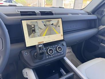 Land Rover Defender 110 X-Dynamic SE 3.0 D6 250 AWD — photo 9