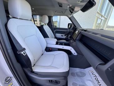 Land Rover Defender 110 X-Dynamic SE 3.0 D6 250 AWD — photo 14