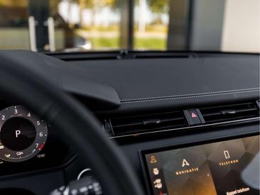 Land Rover Range Rover Velar Belgravia Edition PHEV 2.0 P400e AWD — photo 41