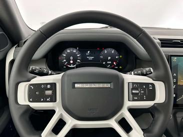 Land Rover Defender 90 D250 X-Dynamic SE — photo 4