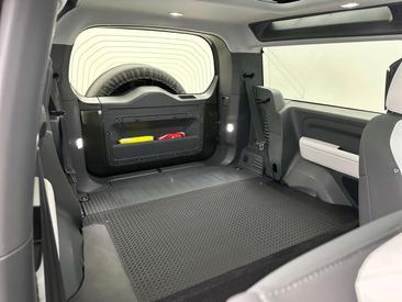 Land Rover Defender 90 D250 X-Dynamic SE — photo 5