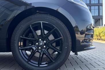 Land Rover Range Rover Velar P400e R-Dynamic Belgravia Edition Black — photo 3