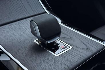 Land Rover Range Rover Velar P400e R-Dynamic Belgravia Edition Black — photo 13