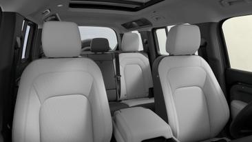 Land Rover Defender 110 X-Dynamic SE P300e — photo 6