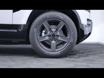 Land Rover Defender 90 D250 X-Dynamic SE Grey — photo 10