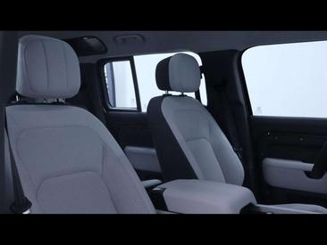 Land Rover Defender D350 X-Dynamic HSE Green — photo 12