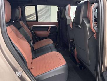 Land Rover Defender 110 OCTA Bronze 4.4 V8 635 CV AWD Auto — photo 5