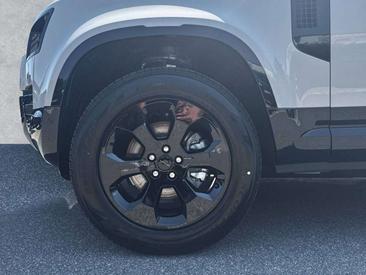 Land Rover Defender 110 D250 X-Dynamic SE Grey — photo 9