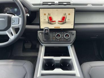 Land Rover Defender 110 D250 X-Dynamic SE MY26 360-CAM ACC Black — photo 10
