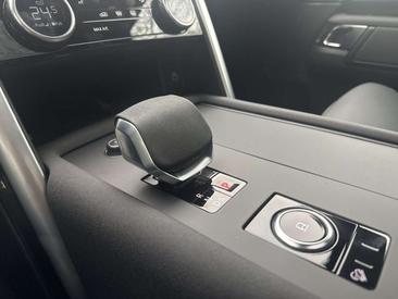 Land Rover Discovery Dynamic HSE Black D350 — photo 15