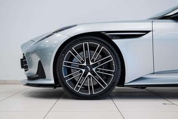 Aston Martin DB12 Volante — photo 5
