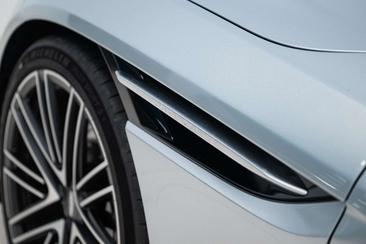 Aston Martin DB12 Volante — photo 7