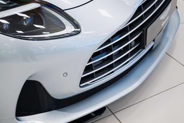 Aston Martin DB12 Volante — photo 10