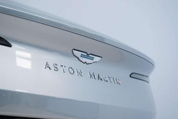 Aston Martin DB12 Volante — photo 13