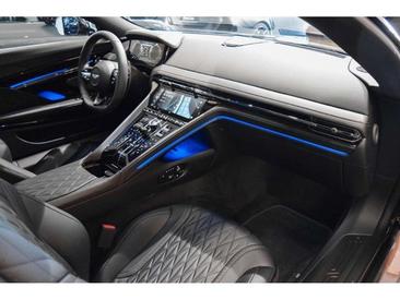 Aston Martin DB12 4.0 V8 — photo 4