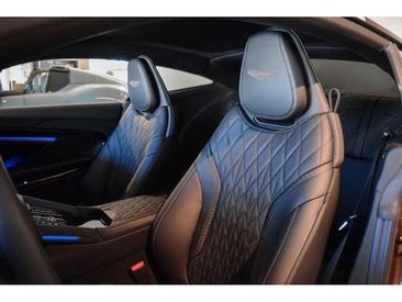 Aston Martin DB12 4.0 V8 — photo 7