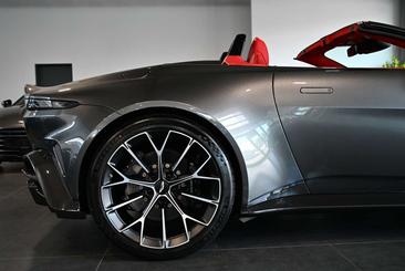 Aston Martin V8 Roadster — photo 13