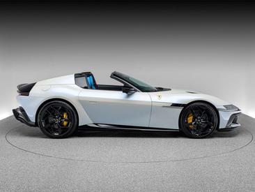 Ferrari 12 Cilindri — photo 9