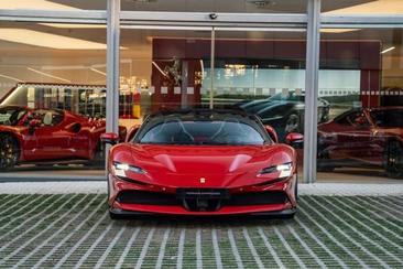 Ferrari SF90 Spider — photo 8