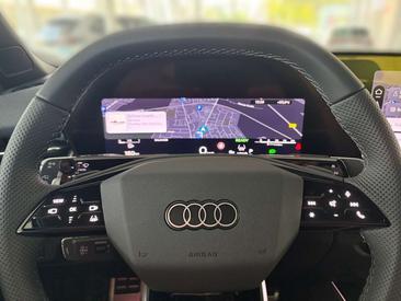 Audi Q3 S Line — photo 8