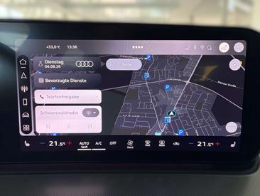 Audi Q3 S Line — photo 9