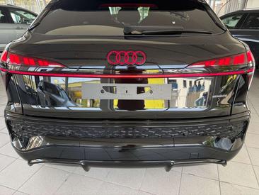 Audi Q3 S Line — photo 15