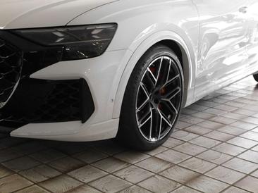 Audi RSQ8 — photo 5
