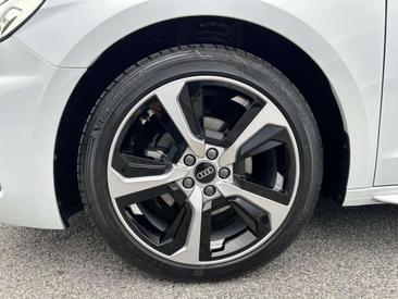 Audi A1 S Line 30 TFSI — photo 4