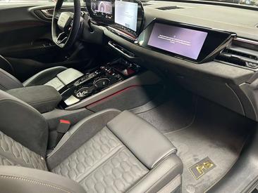 Audi RS5 Avant — photo 12
