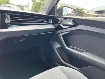 Audi A1 S Line 30 TFSI — photo 21