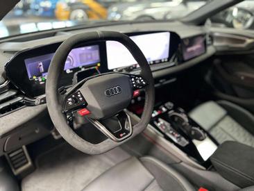 Audi RS5 Avant — photo 19