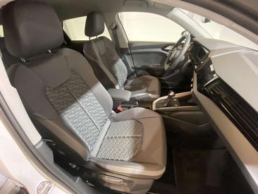 Audi A1 Business 30 TFSI — photo 7