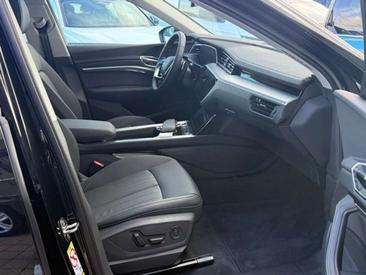 Audi Q8 E-tron Black 50 — photo 4