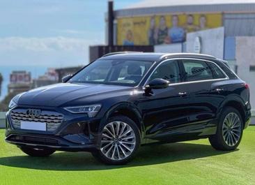 Audi Q8 E-tron Black 50 — photo 6